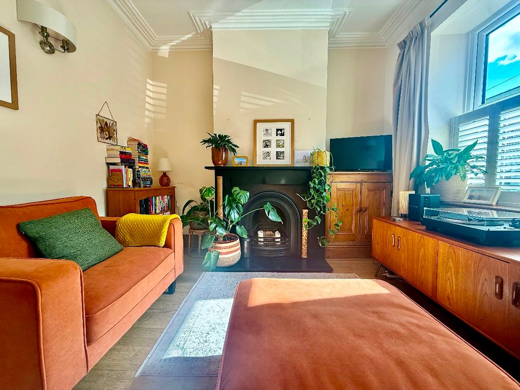 Property photo 2 of 17