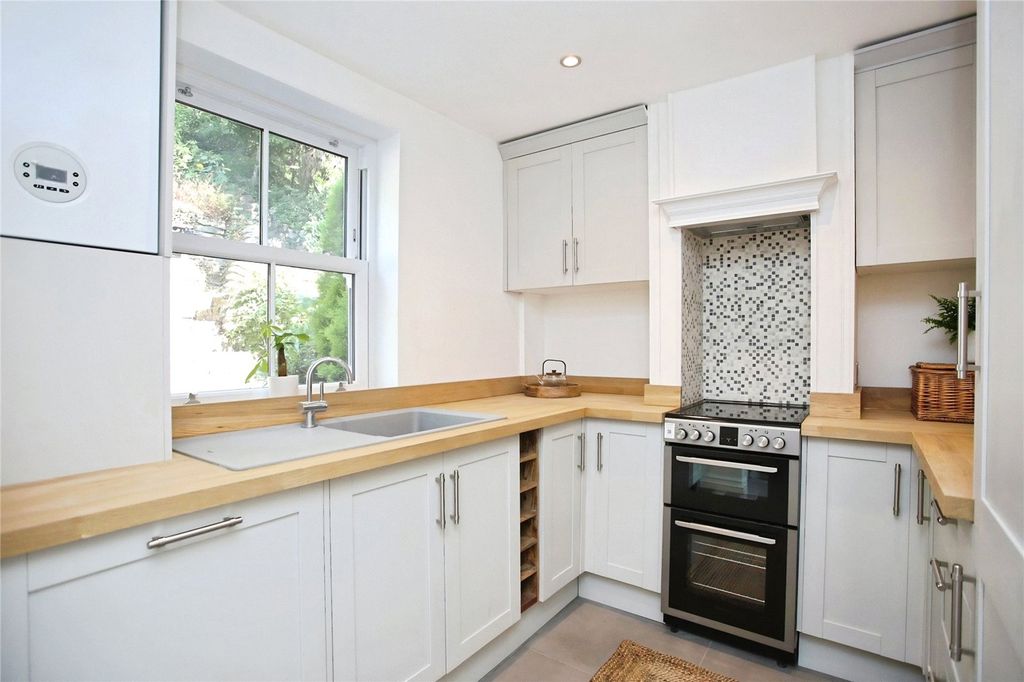 Property photo 3 of 30 Picture No. 33