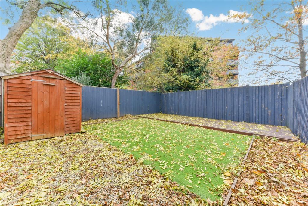 Property photo 3 of 11