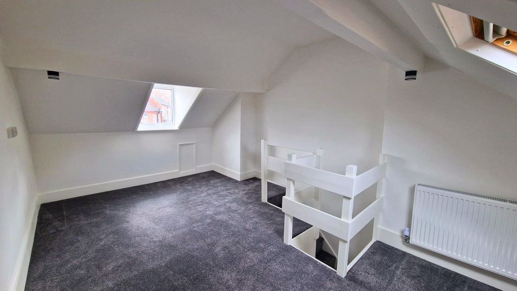 Property photo 3 of 11 Gallery