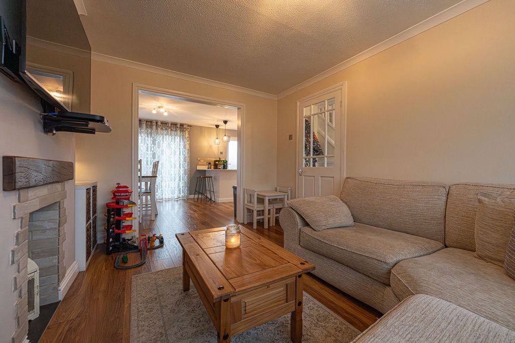 Property photo 3 of 26