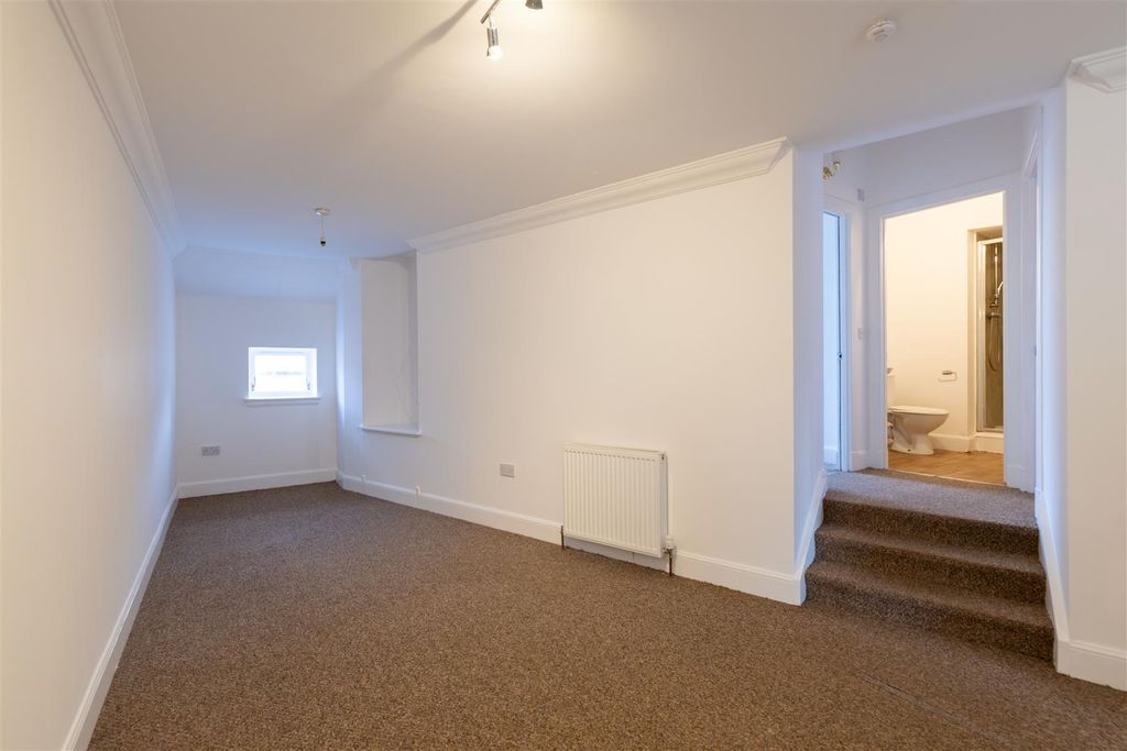 Property photo 2 of 17 S05.Jpg