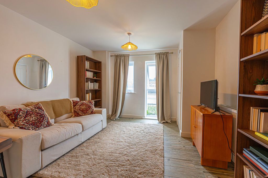 Additional image 8 of 2 bed flat for saleBaroque Court, The Serlio NP19