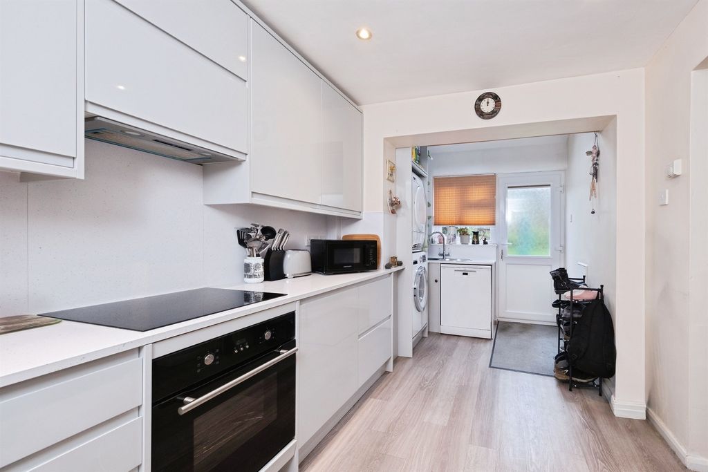 Property photo 2 of 7