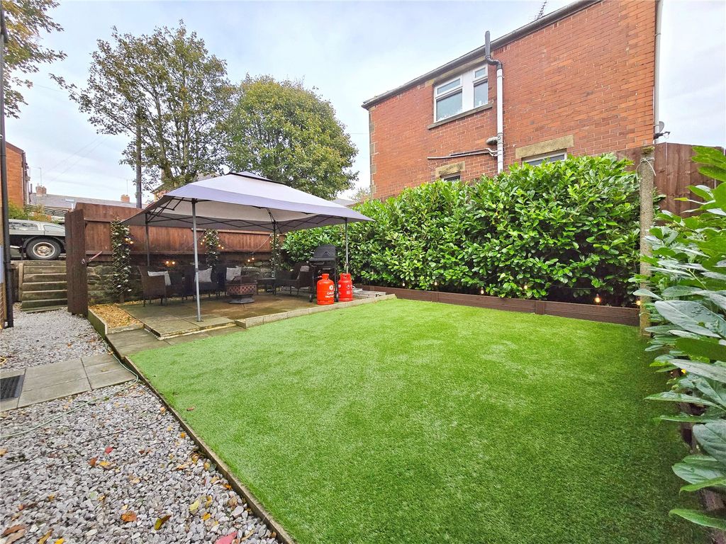 Property photo 2 of 15 Rear Gardens