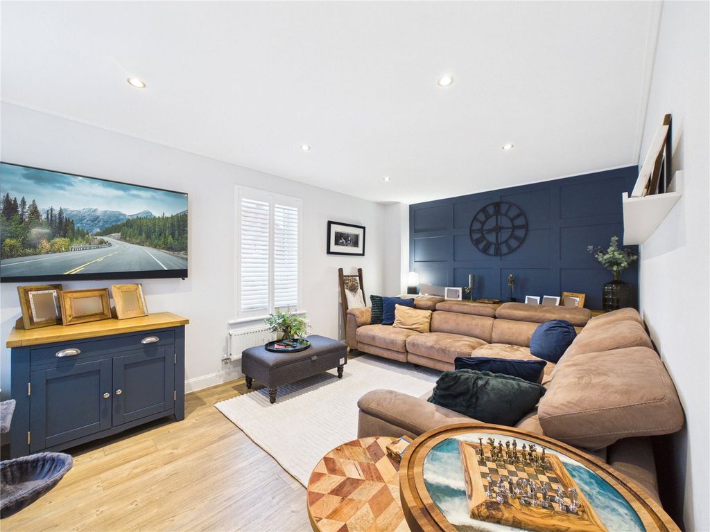 Property photo 2 of 15 Picture No. 92