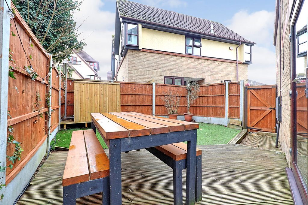 Property photo 2 of 21