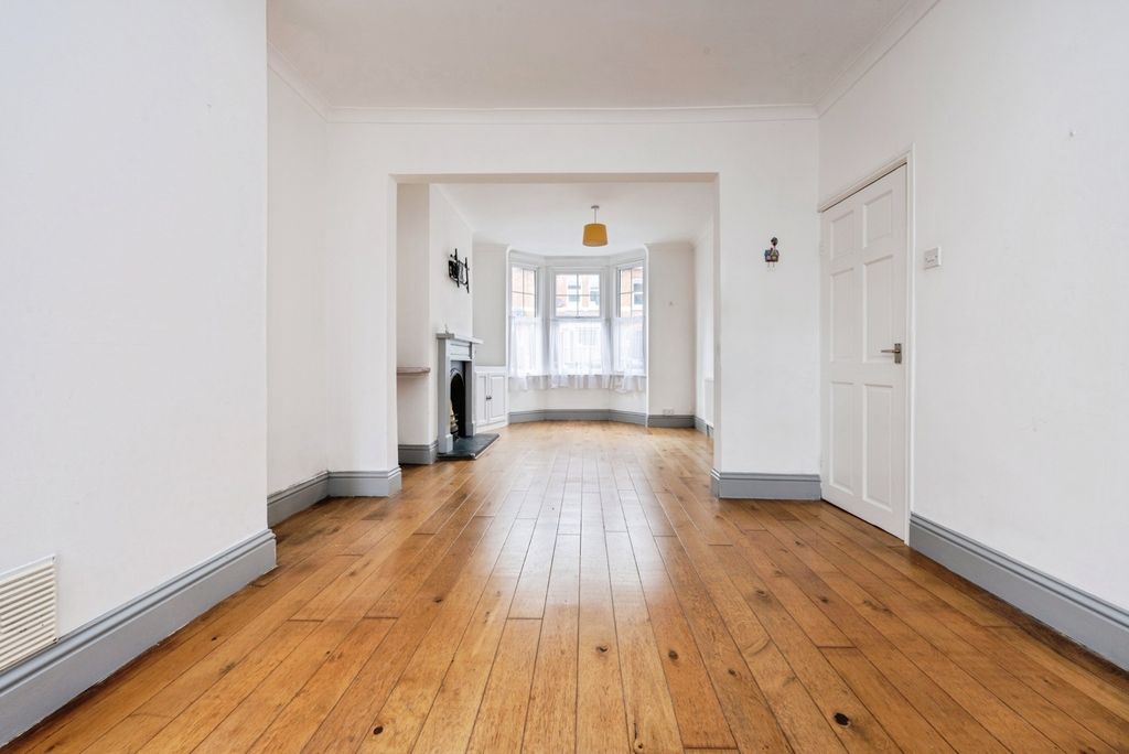 Property photo 3 of 27 Pbox-Img.Jpg