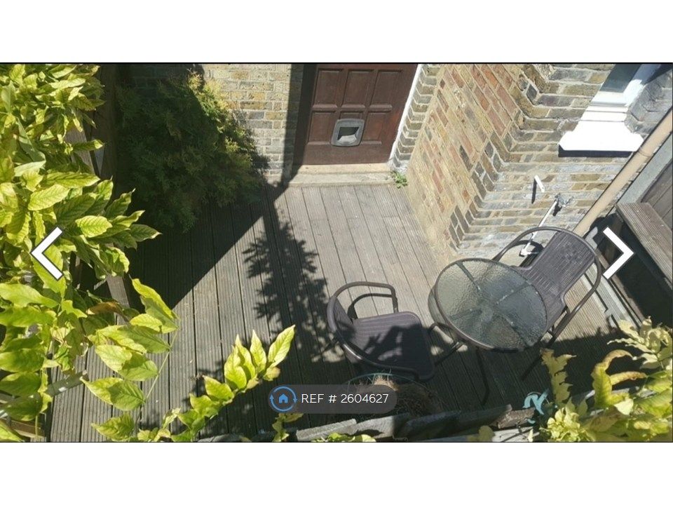 Property photo 1 of 10 Private Garden