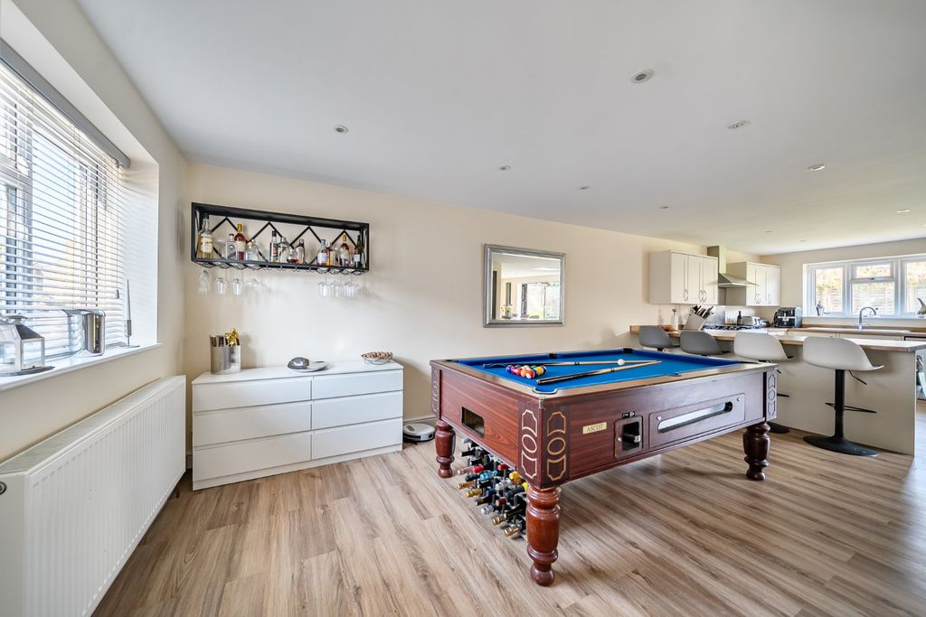 Property photo 3 of 15 Picture No. 33