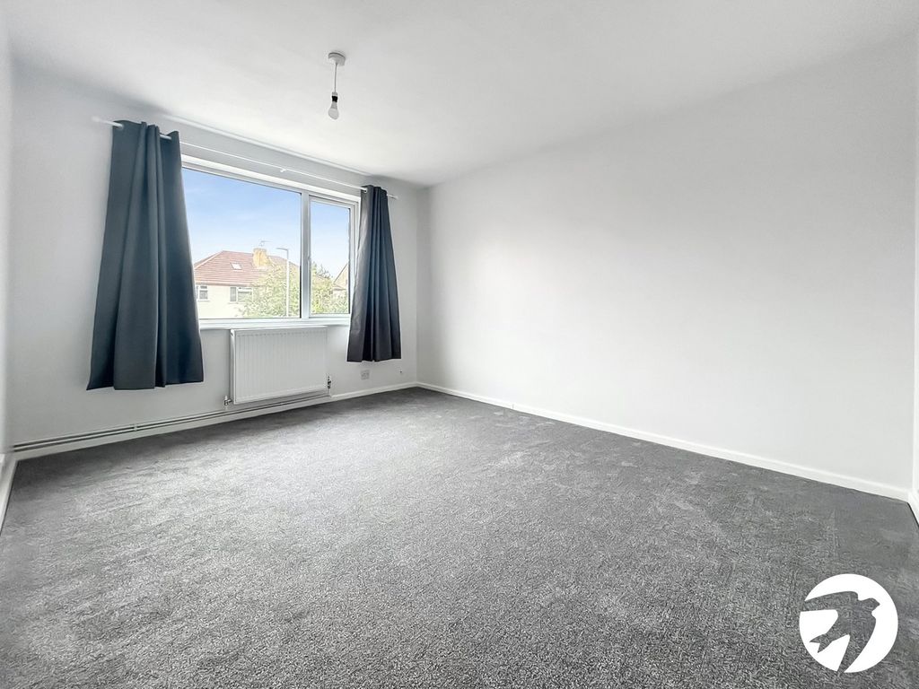 Property photo 3 of 7 Picture No. 12