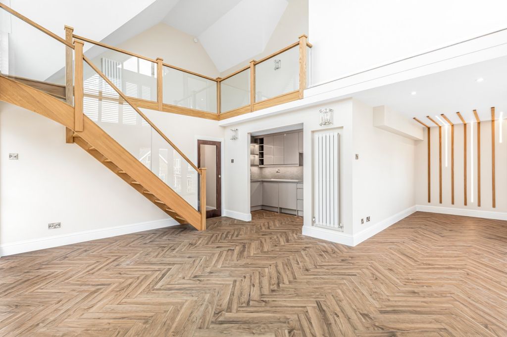 Property photo 2 of 18 Reception Room