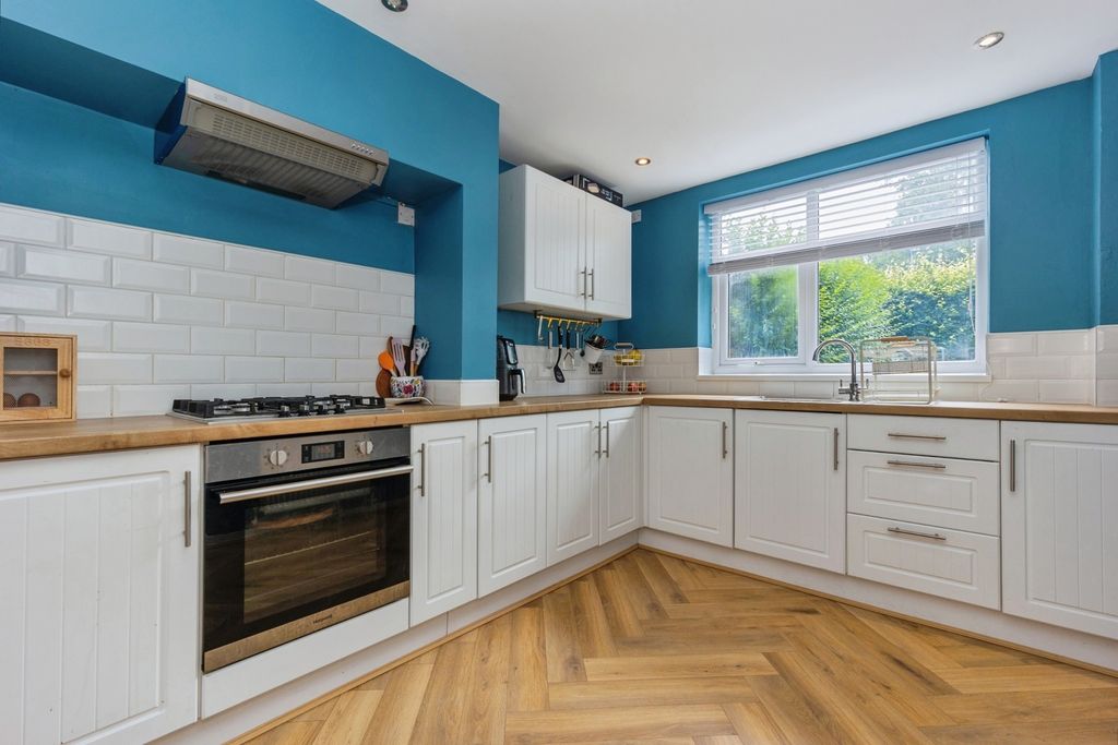 Property photo 3 of 24 Pbox-Img.Jpg