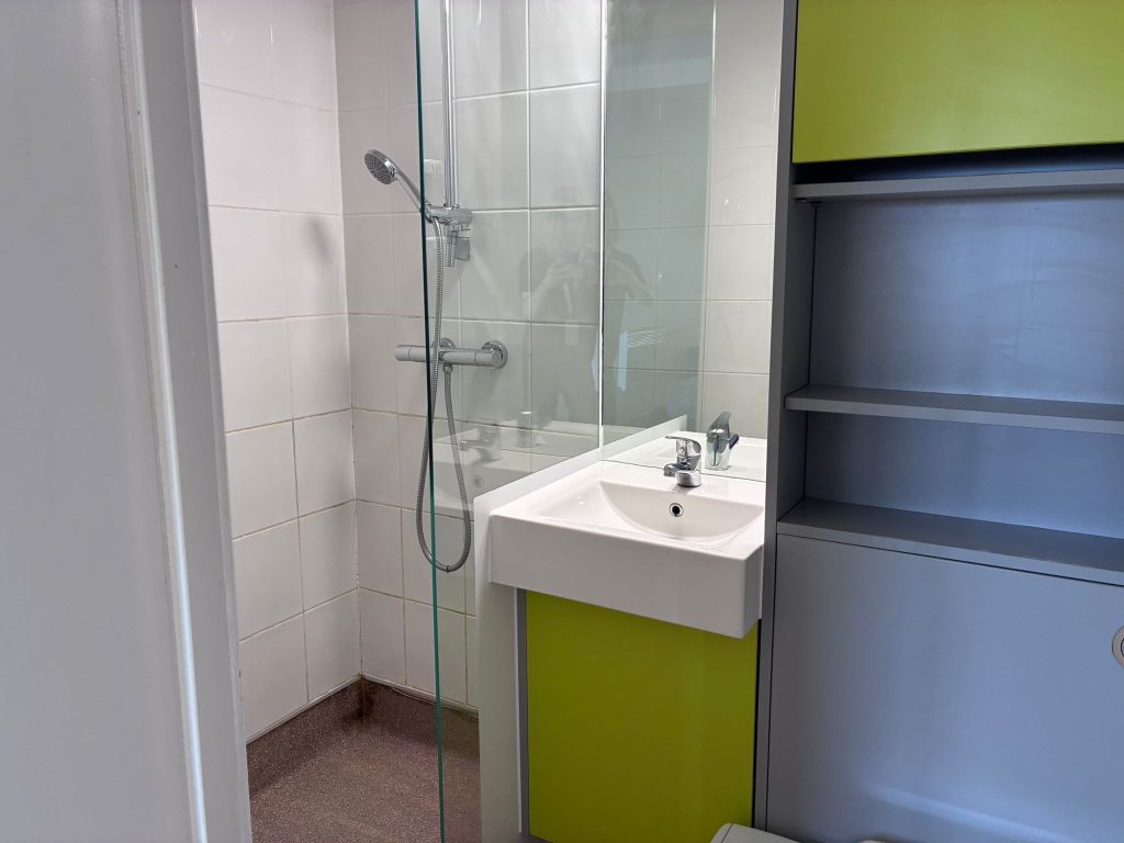 Property photo 3 of 6 Bathroom