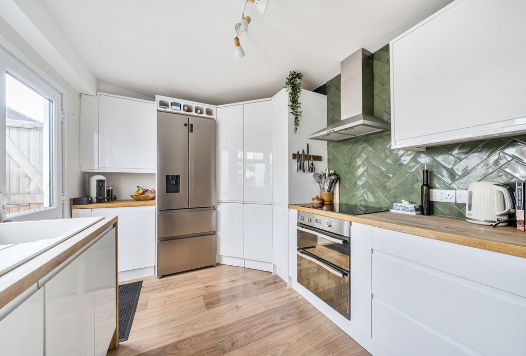 Property photo 3 of 20 1473033-18-6A26d7...