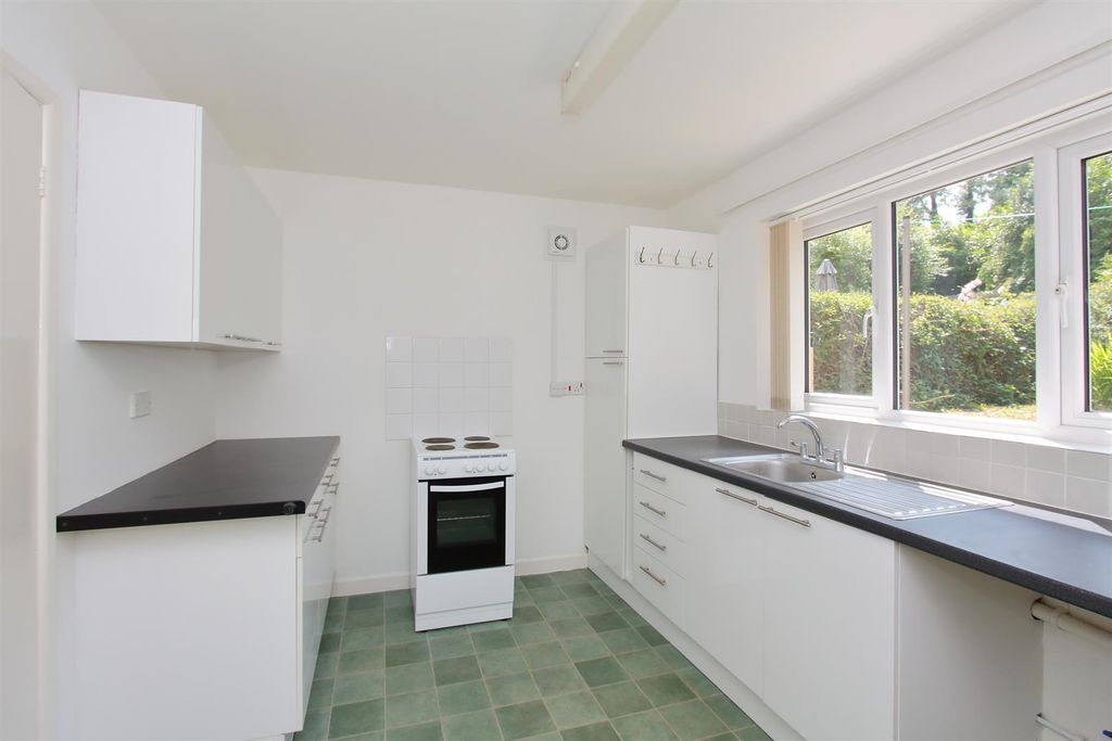 Property photo 2 of 15 Flat 1 Church Road (5).Jpg
