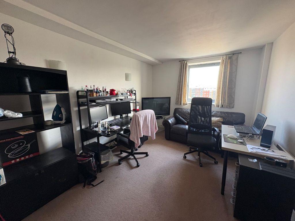 Property photo 3 of 11 Picture No. 17