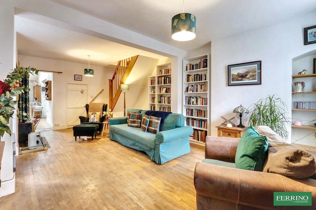 Property photo 3 of 22 Sitting Room