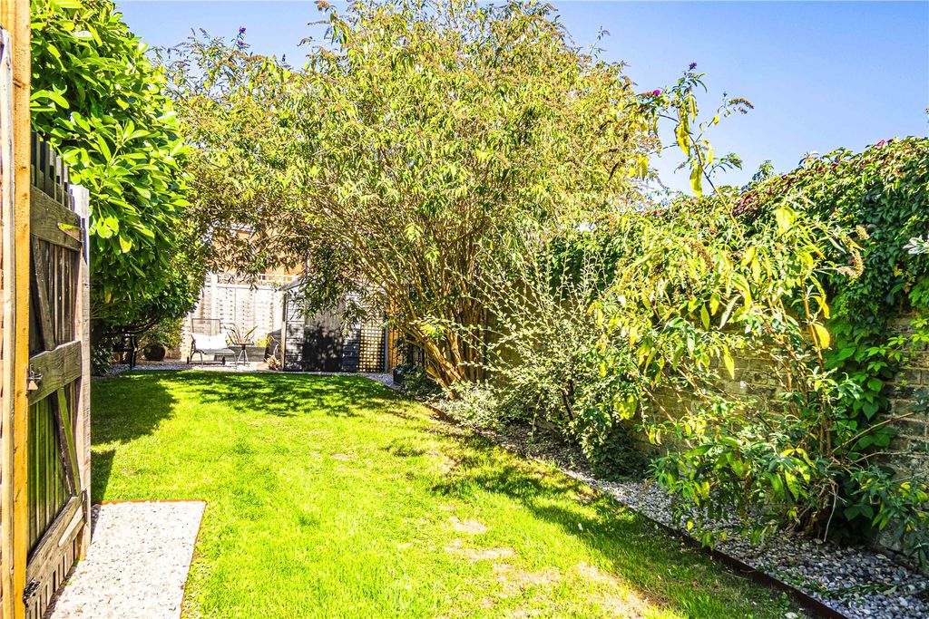 Property photo 3 of 18 Picture No. 04