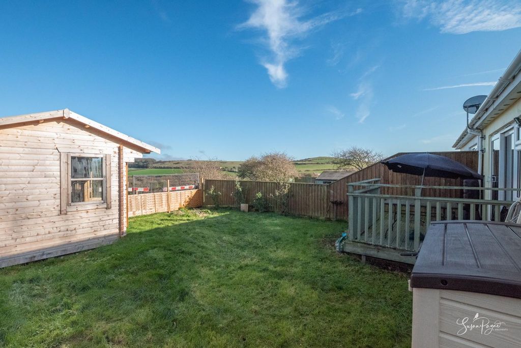 Property photo 2 of 29 Garden