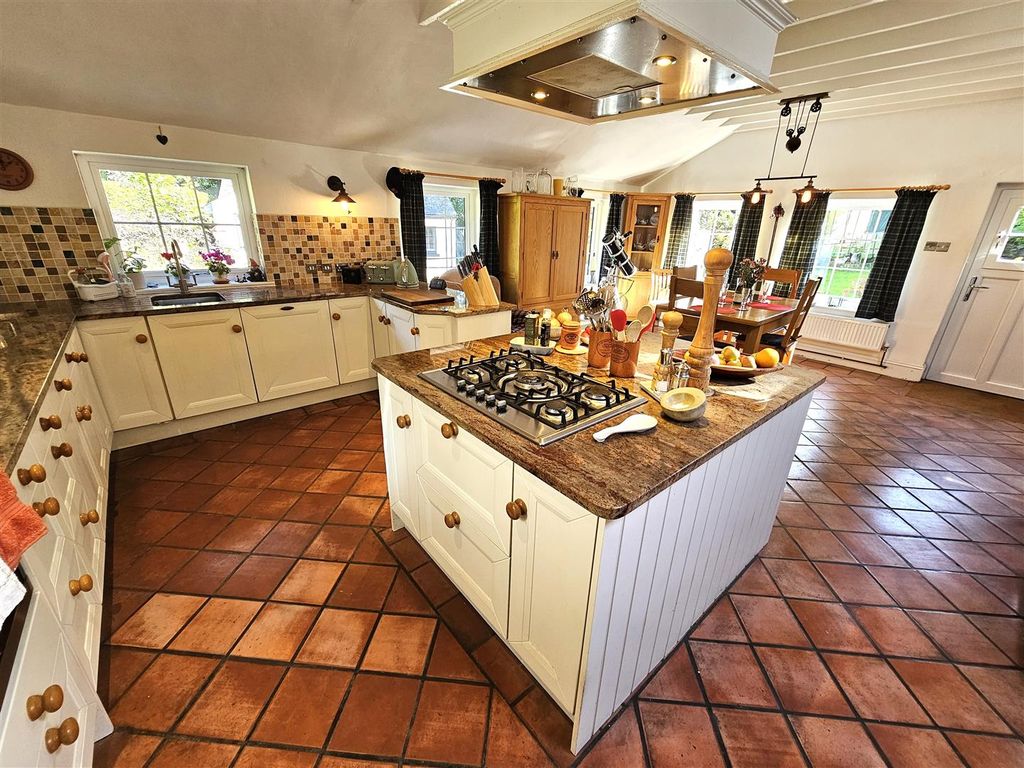 Property photo 2 of 27 Kitchen.Jpg