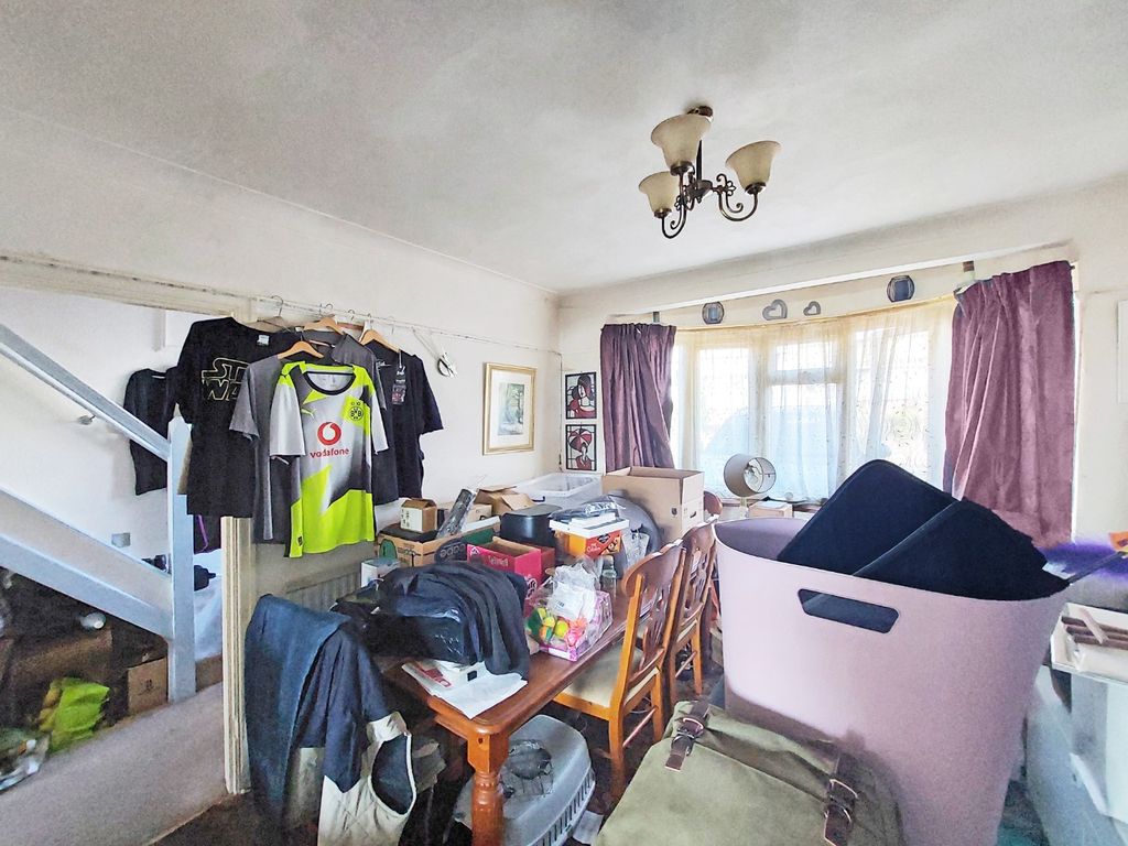 Property photo 3 of 9 4876412