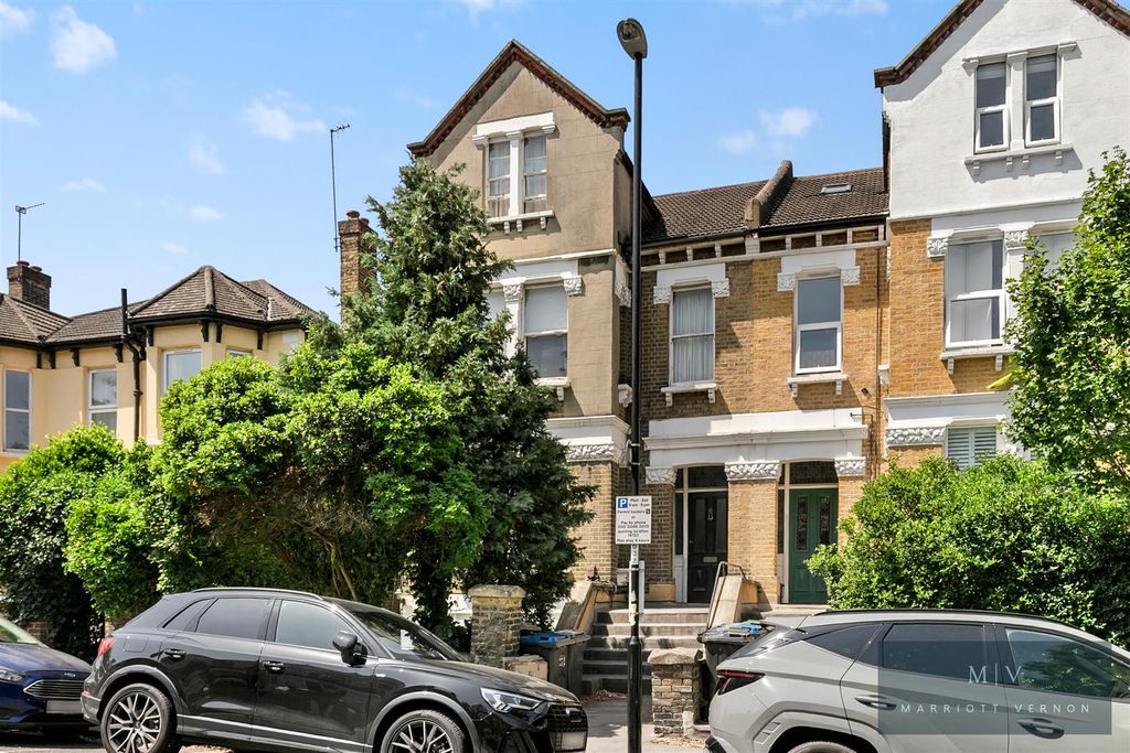 Property photo 1 of 9 Moreton Road 8B MV-9.Jpg