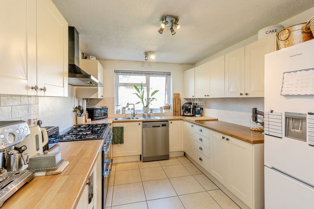 Property photo 2 of 19 Pbox-Img.Jpg