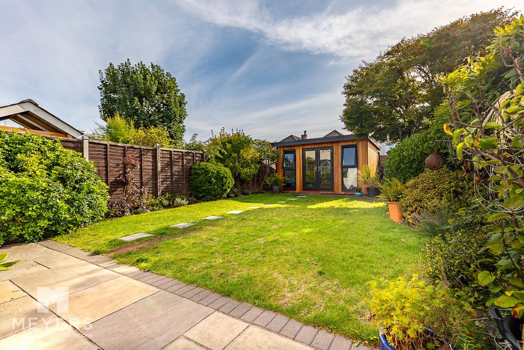 Property photo 3 of 17