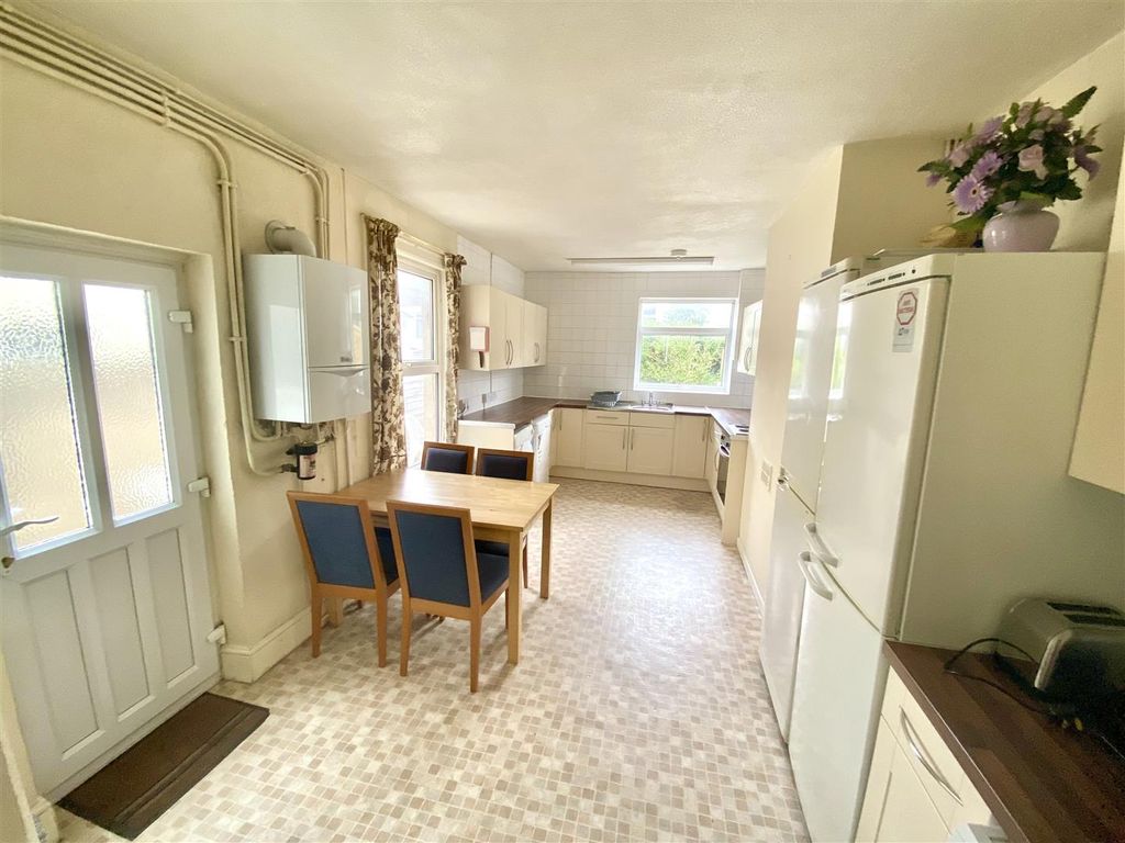 Property photo 2 of 8 Tempimagekmvzar.Jpg