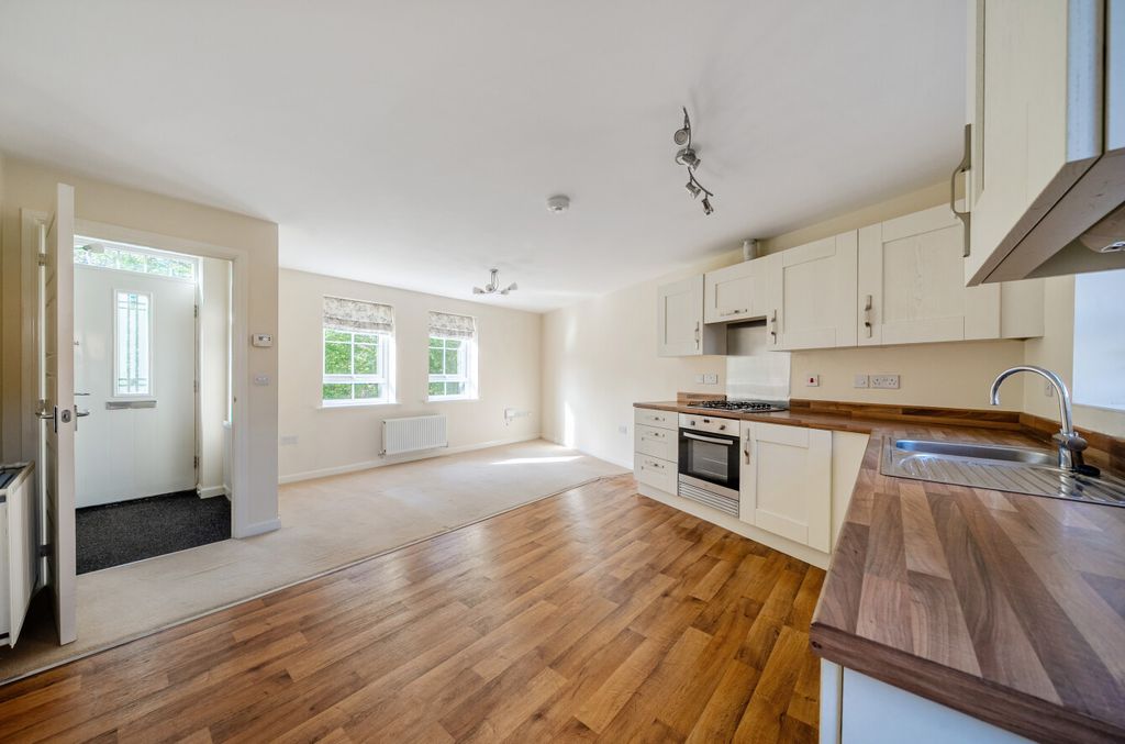 Property photo 3 of 19 1440820-18-69De02...