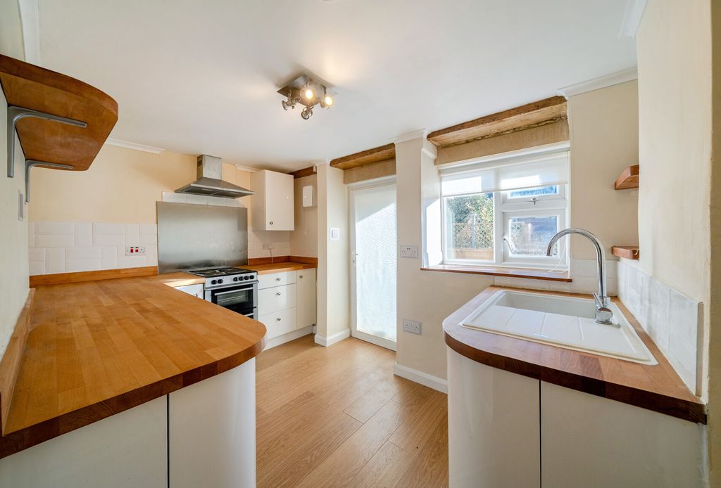 Property photo 3 of 19 1386497-15-69306d...