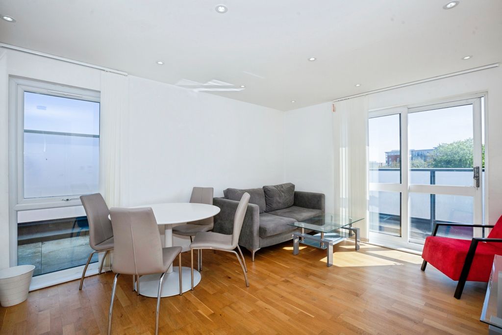 Property photo 3 of 16 Living Room