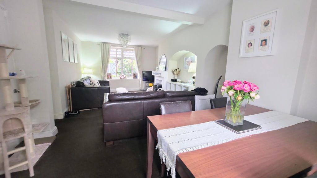 Property photo 3 of 17 Lounge Diner