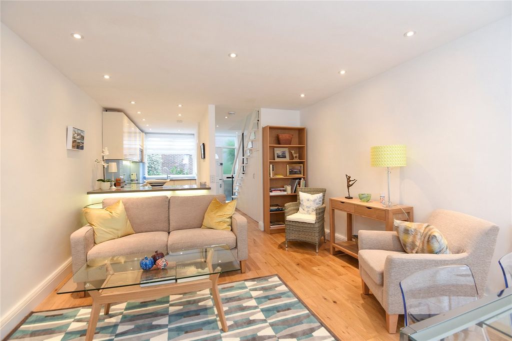 Property photo 1 of 11 Reception Room