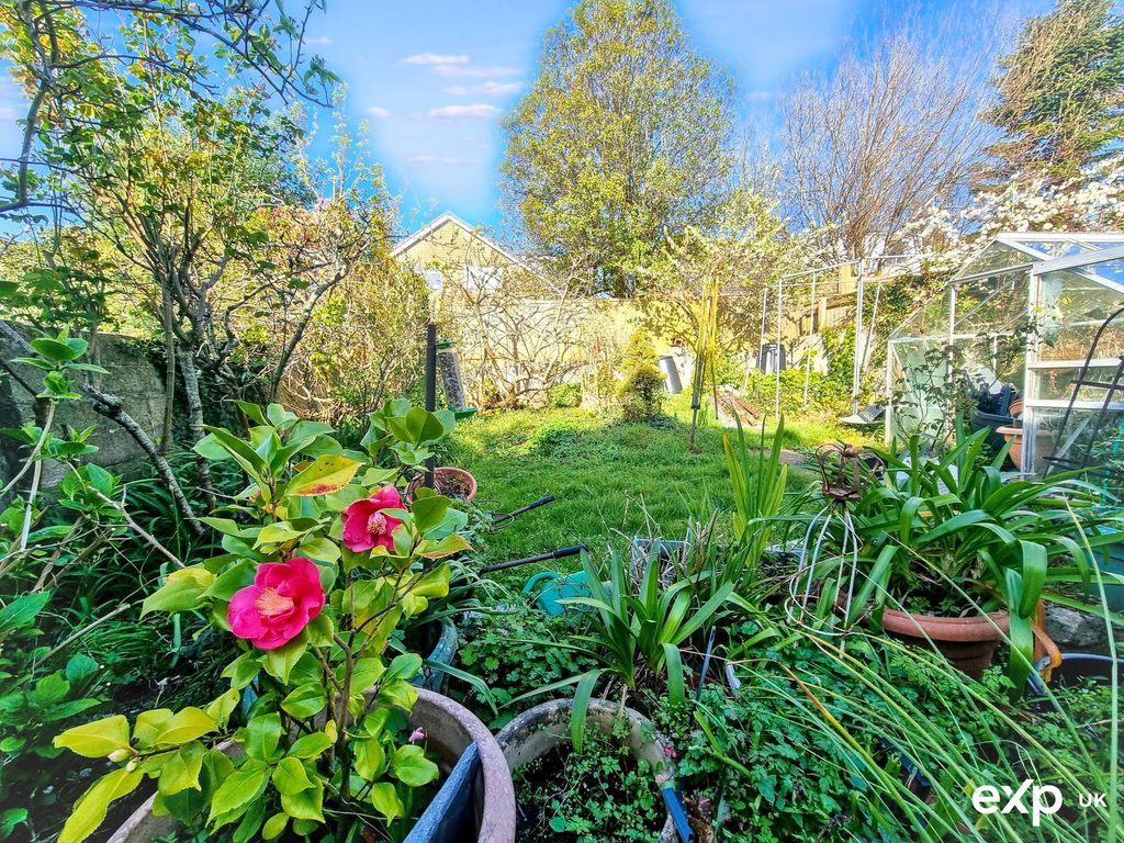 Property photo 2 of 14