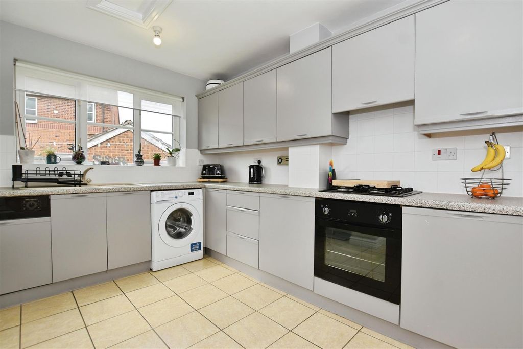 Property photo 2 of 24 c3A9E790-Kit 20Close.Jpg