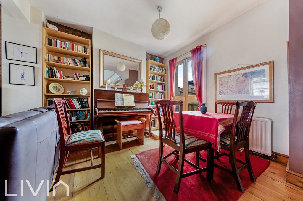 Property photo 3 of 12 Sundridge Road, 80-31