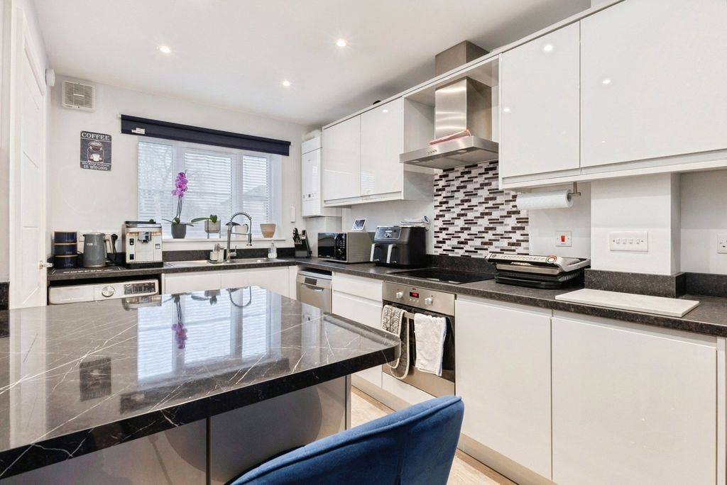 Property photo 2 of 16 Pbox-Img.Jpg