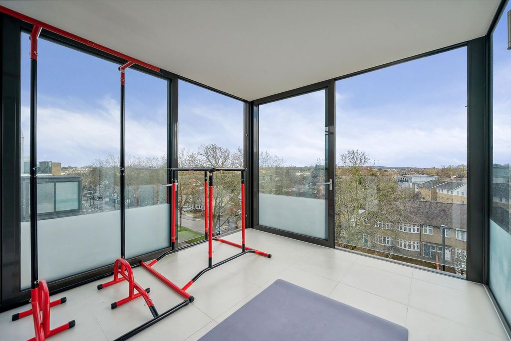 Property photo 3 of 14 Image