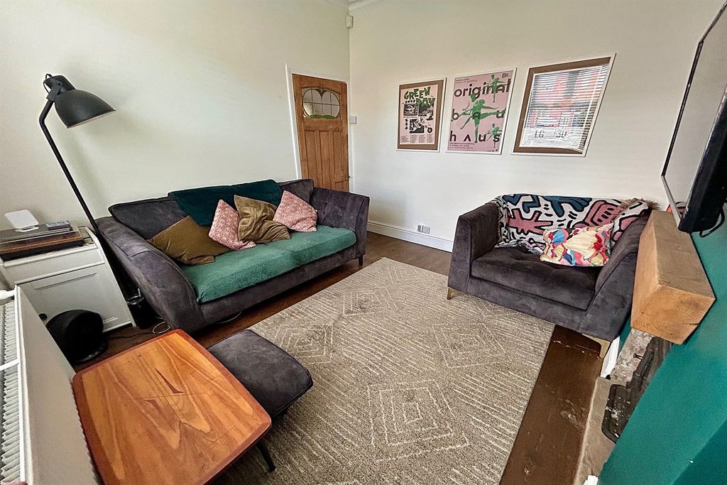Property photo 3 of 19 Living Room
