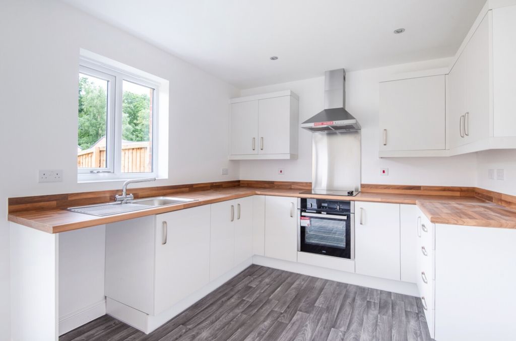 Property photo 2 of 10 1136820 (4)