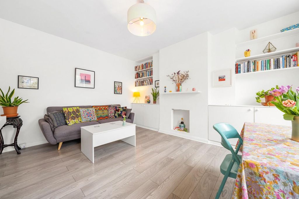 Property photo 3 of 13 Reception (4).Jpg