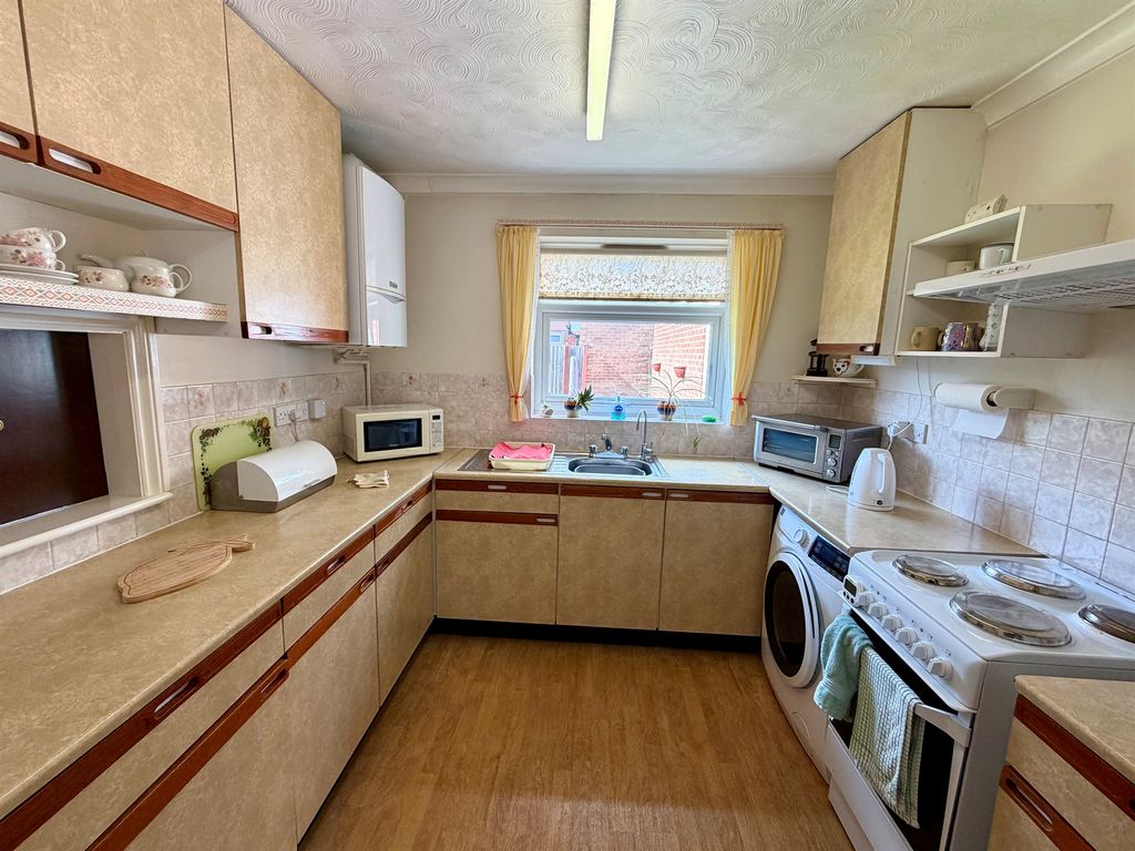 Property photo 2 of 17