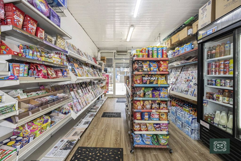 Property photo 2 of 23 Internal