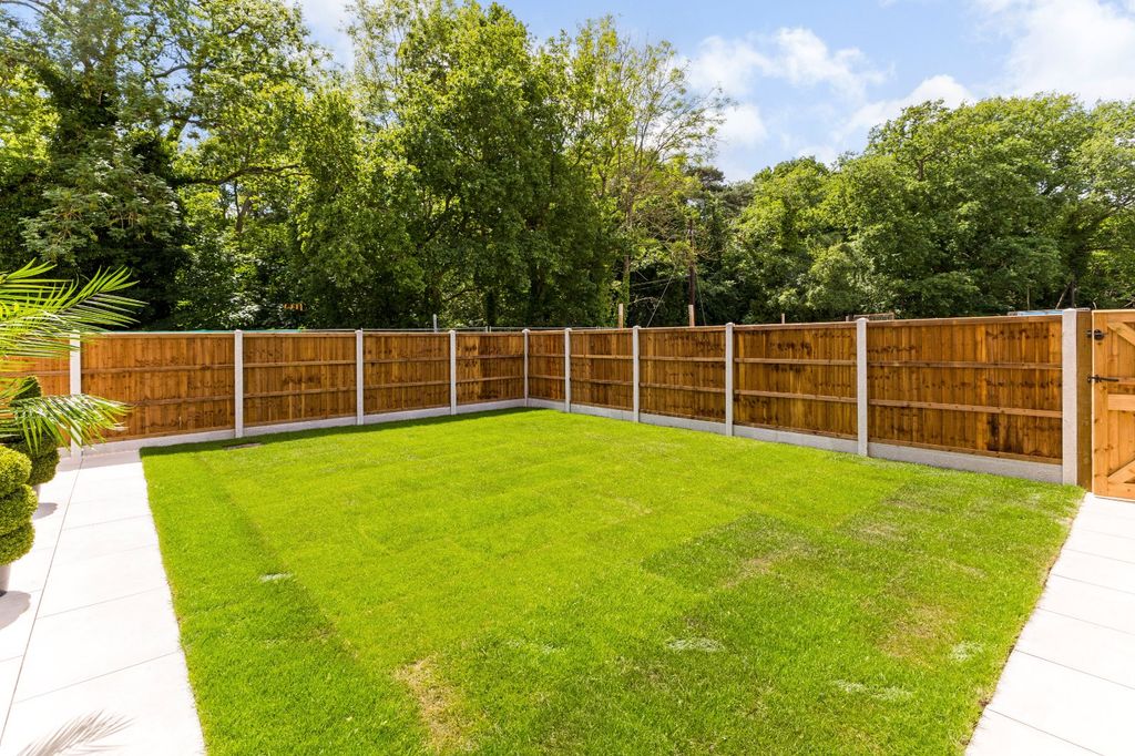 Property photo 1 of 13 Garden