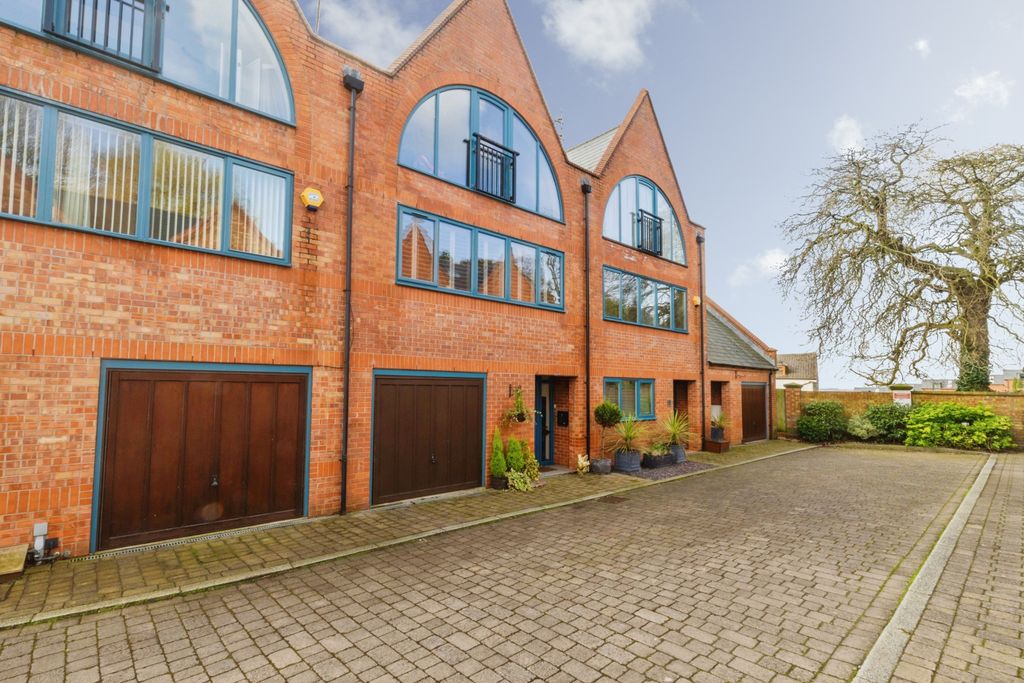 Property photo 1 of 20 2026-02-25-11Theropery033