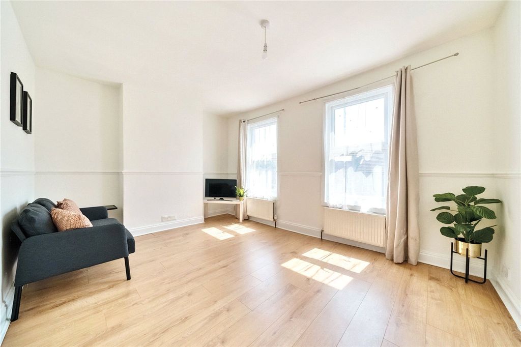 Property photo 2 of 17 Picture No. 02
