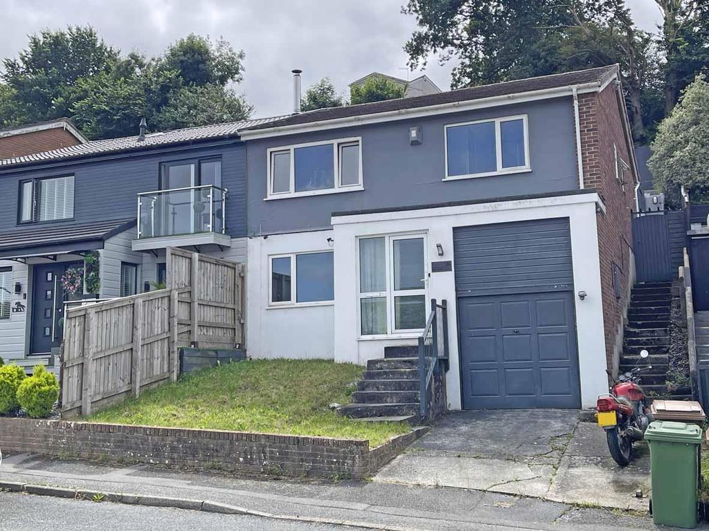 Property photo 1 of 15 Erlstoke Close 36 - Front.Jpg