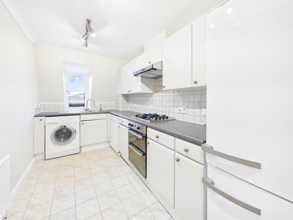 Property photo 2 of 6 Picture No. 14